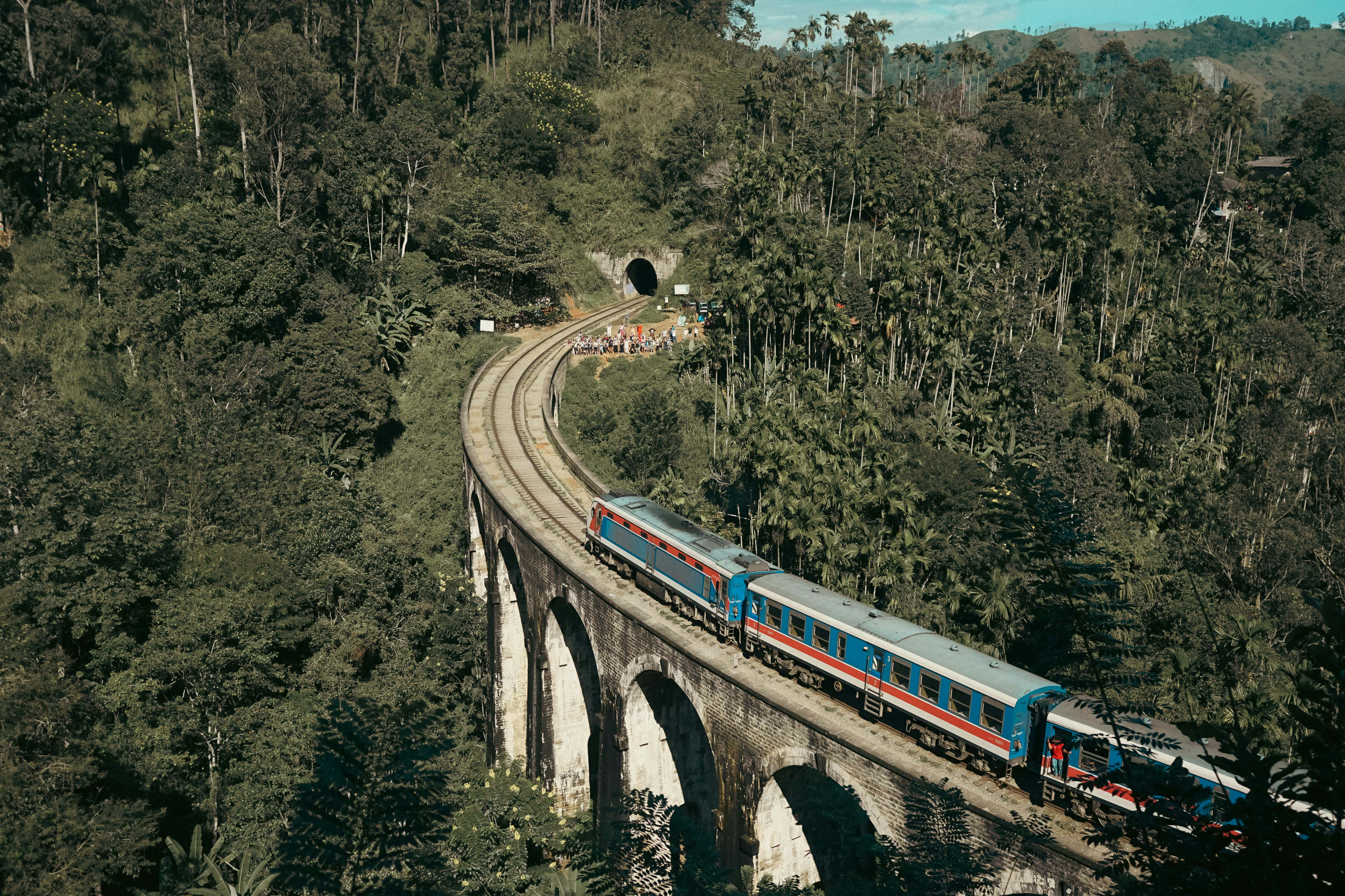 Nine Arches Bridge in Ella, Sri Lanka surrounded by lush greenery
