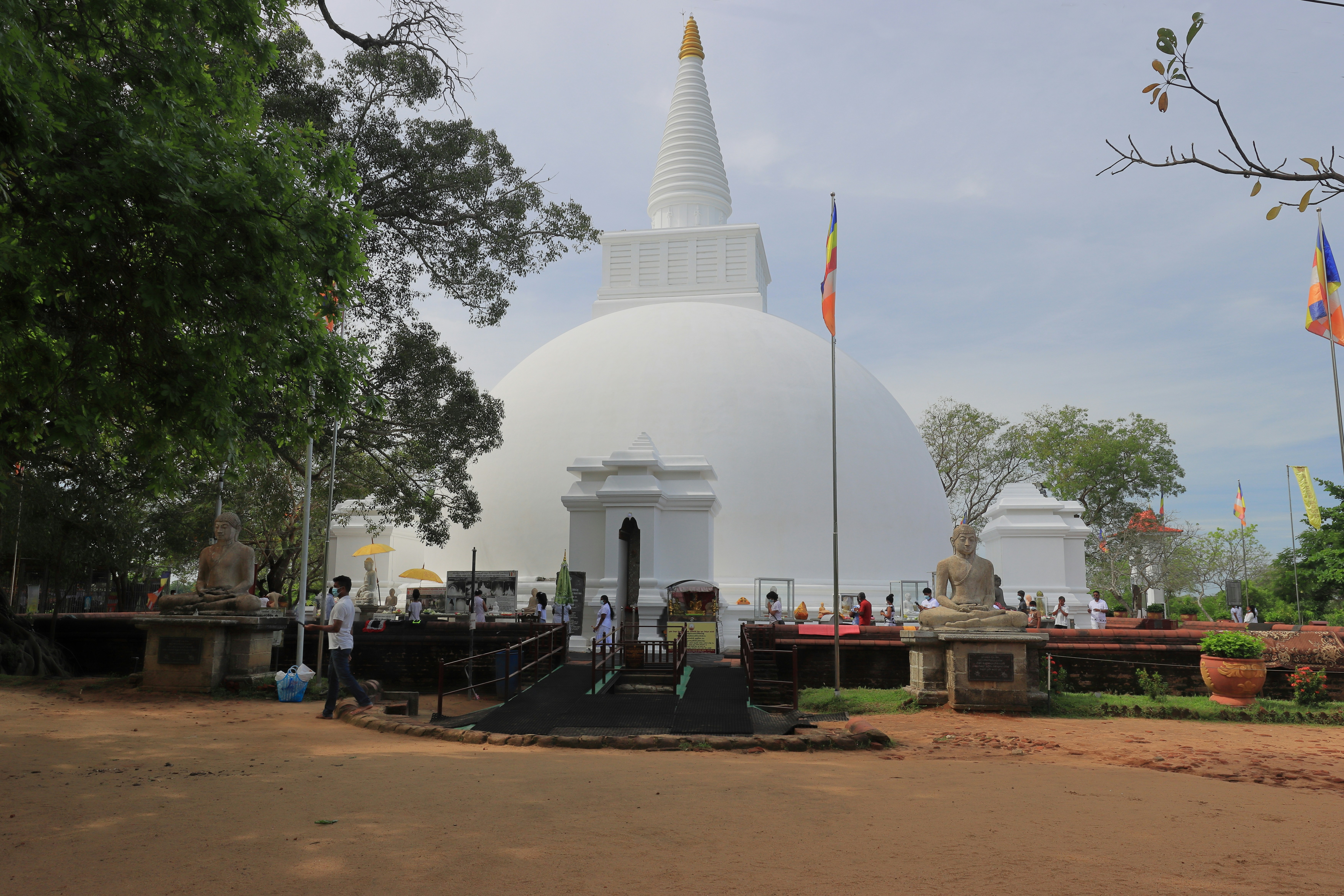 Polonnaruwa Sehenswürdigkeiten: Buddha-Statuen und historische Stätten